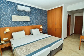 Tropic Beach Club Side