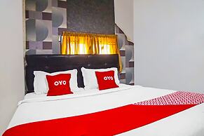 OYO 91976 Abadi Hotel