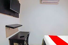 OYO 91976 Abadi Hotel