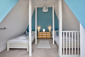 The Tower, 5 Corisande Manor