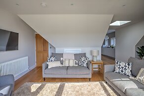 The Tower, 5 Corisande Manor