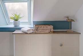 The Tower, 5 Corisande Manor