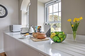 The Tower, 5 Corisande Manor