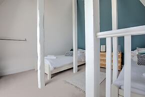 The Tower, 5 Corisande Manor