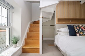 The Tower, 5 Corisande Manor