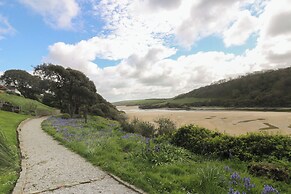 The Tower, 5 Corisande Manor