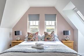 The Tower, 5 Corisande Manor