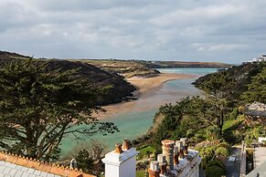 The Tower, 5 Corisande Manor