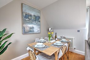 The Tower, 5 Corisande Manor