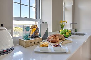 The Tower, 5 Corisande Manor