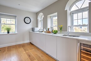 The Tower, 5 Corisande Manor