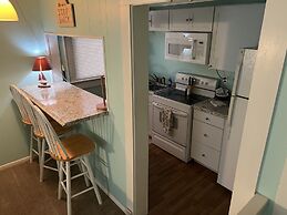 Cozy Bay View Oceanside 1 Bedroom Cottage by RedAwning