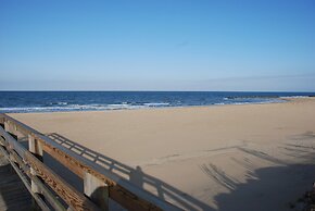 Cozy Bay View Oceanside 1 Bedroom Cottage by RedAwning