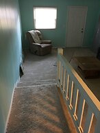 Cozy Bay View Oceanside 1 Bedroom Cottage by RedAwning