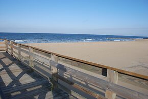 Cozy Bay View Oceanside 1 Bedroom Cottage by RedAwning