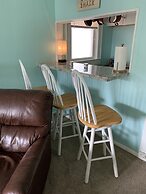 Cozy Bay View Oceanside 1 Bedroom Cottage by RedAwning