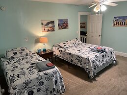 Cozy Bay View Oceanside 1 Bedroom Cottage by RedAwning