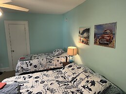 Cozy Bay View Oceanside 1 Bedroom Cottage by RedAwning