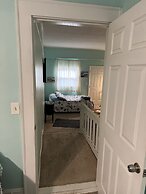 Cozy Bay View Oceanside 1 Bedroom Cottage by RedAwning