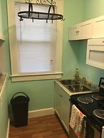 Cozy Bay View Oceanside 1 Bedroom Cottage by RedAwning