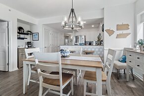 North Tower #801 4 Bedroom Condo by RedAwning