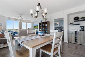 North Tower #801 4 Bedroom Condo by RedAwning