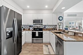 North Tower #801 4 Bedroom Condo by RedAwning