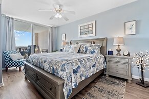 North Tower #801 4 Bedroom Condo by RedAwning