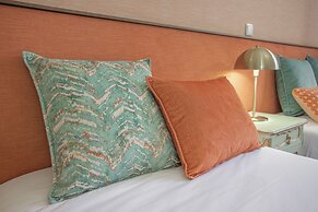 Dom Jose by Guestify