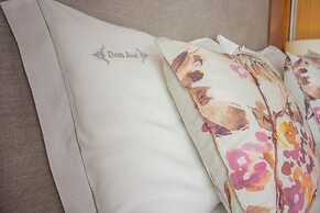 Dom Jose by Guestify