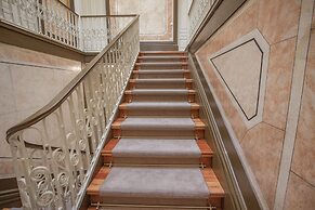 Dom Jose by Guestify