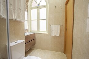 Dom Jose by Guestify