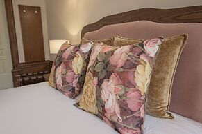 Dom Jose by Guestify