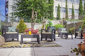 Dom Jose by Guestify