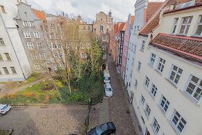 Długi Targ 25/27 M.11