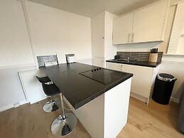 Pool Hill Terrace - Two Bedroom Apartment