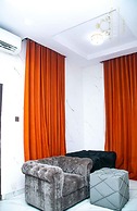 Laycon Hotel & Suites