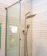 Laycon Hotel & Suites