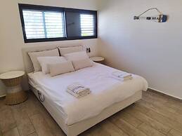 YalaRent Cliff side villa - private pool