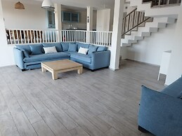 YalaRent Cliff side villa - private pool