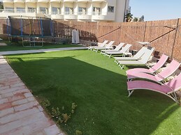 YalaRent Cliff side villa - private pool