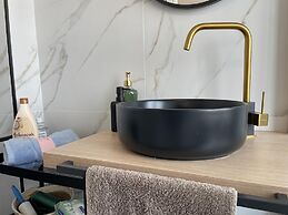 Cozy Apartment in Heart Athens Near Metro Fix 100m