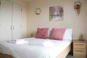 Comfy Duplex 2-bed Apartment in Milton Keynes
