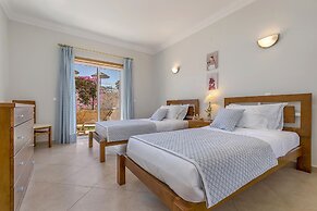 Lakeview Private Garden & Pool