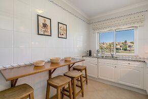 Lakeview Private Garden & Pool