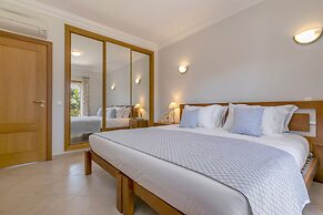 Lakeview Private Garden & Pool