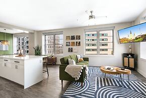 Luxury 2-Bedroom Condo Steps Away from the French Quarter