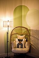 Luxury 2-Bedroom Condo Steps Away from the French Quarter