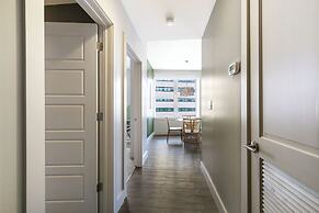 Luxury 2-Bedroom Condo Steps Away from the French Quarter