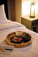 Luxury 2-Bedroom Condo Steps Away from the French Quarter